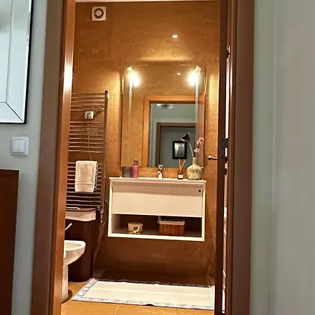 Charming Luz House - T2 With Jacuzzi * טאווירה