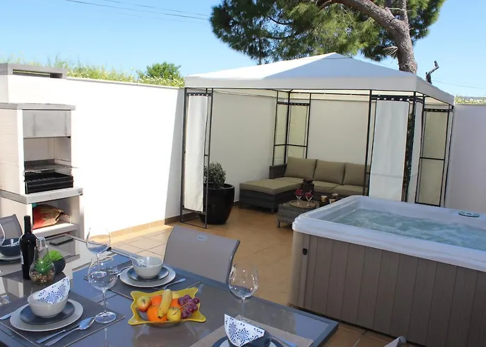 Charming Luz House - T2 With Jacuzzi *