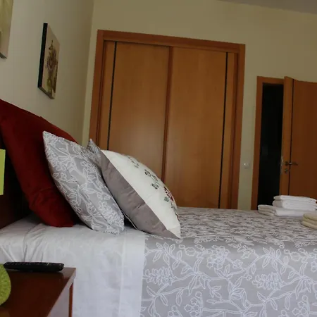 Charming Luz House - T2 With Jacuzzi Апартаменты *